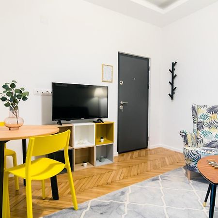 בוקרשט Heart Of The City - Cozy Apartments In Prime Location מראה חיצוני תמונה