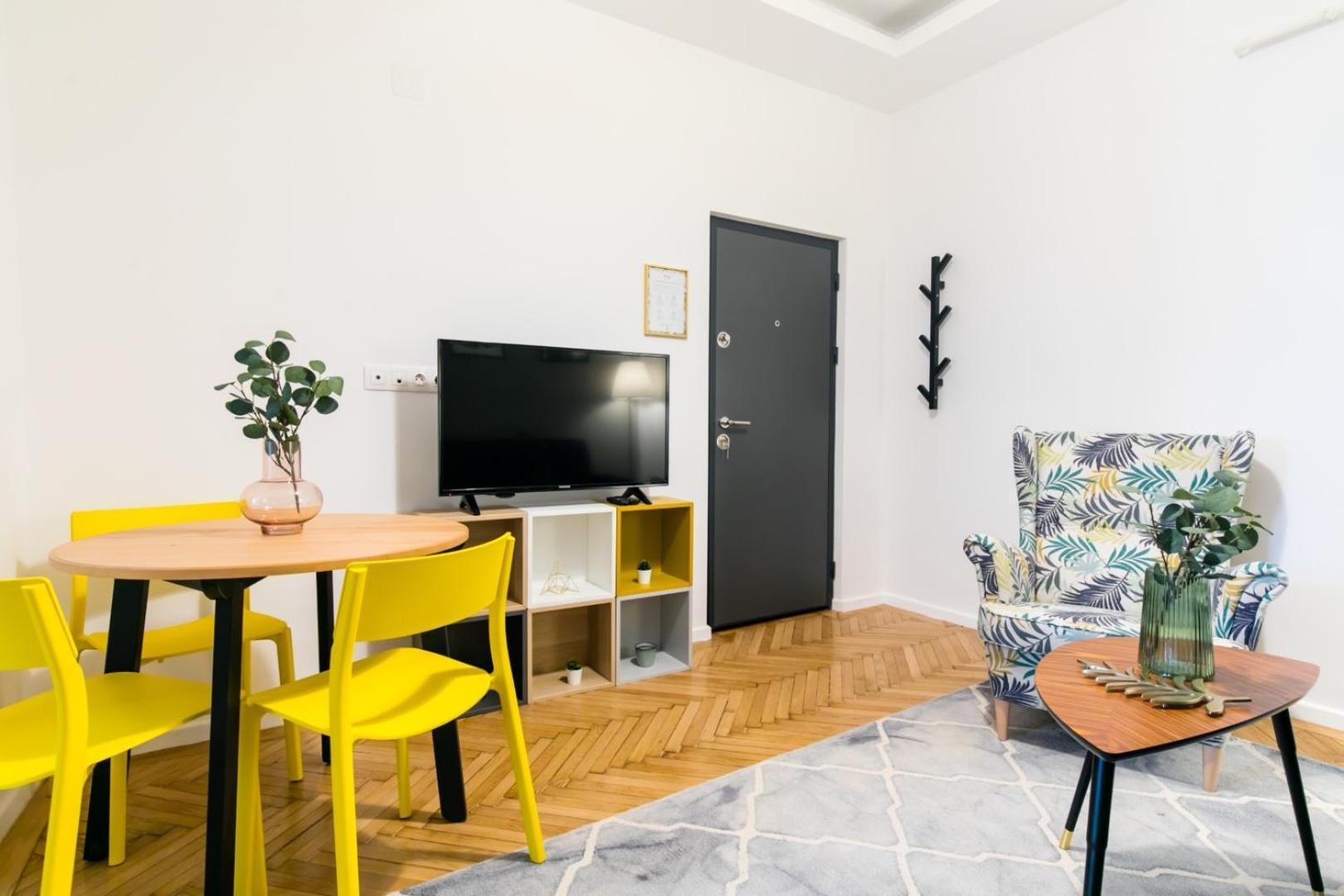 בוקרשט Heart Of The City - Cozy Apartments In Prime Location מראה חיצוני תמונה