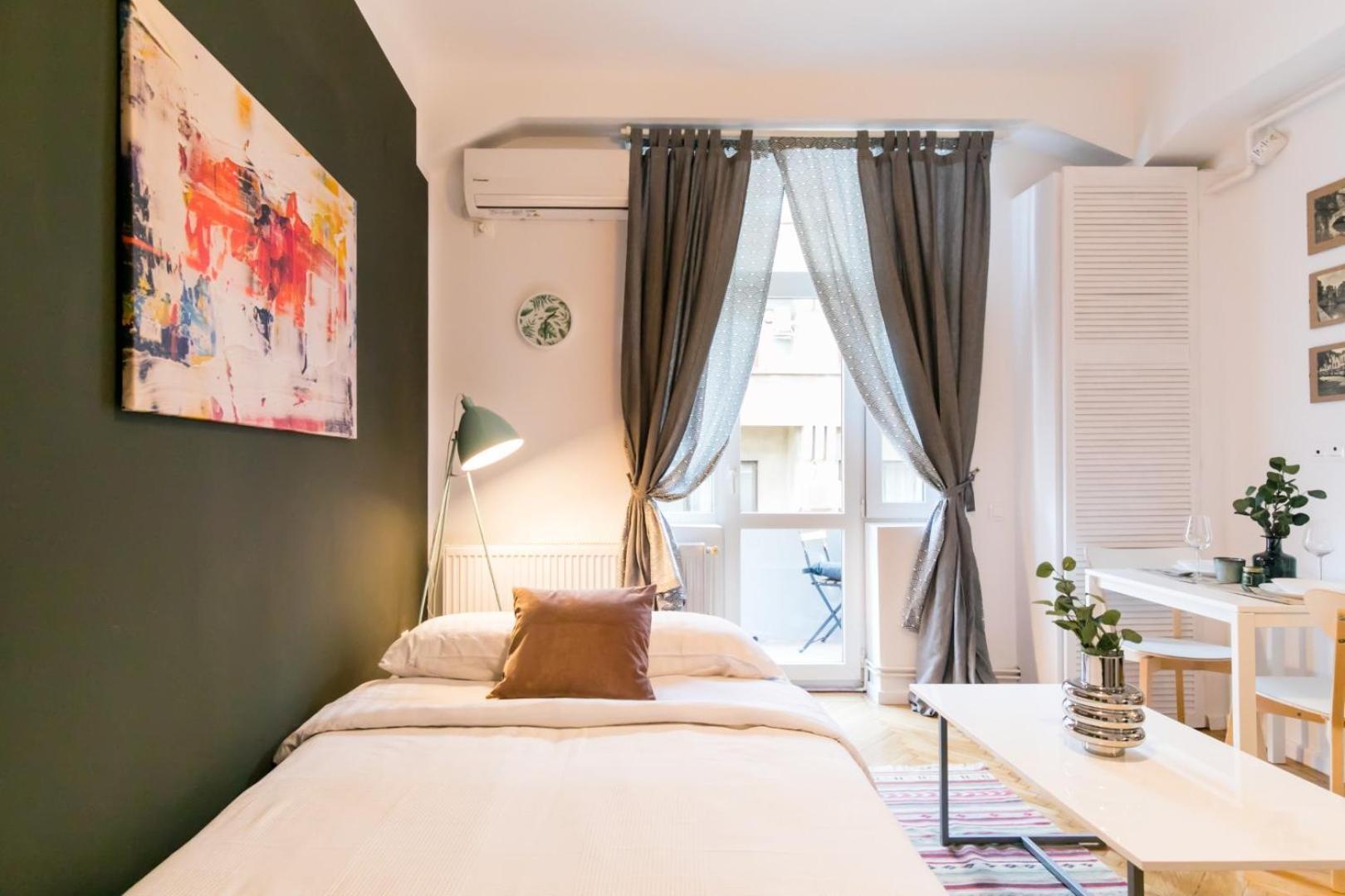 בוקרשט Heart Of The City - Cozy Apartments In Prime Location מראה חיצוני תמונה